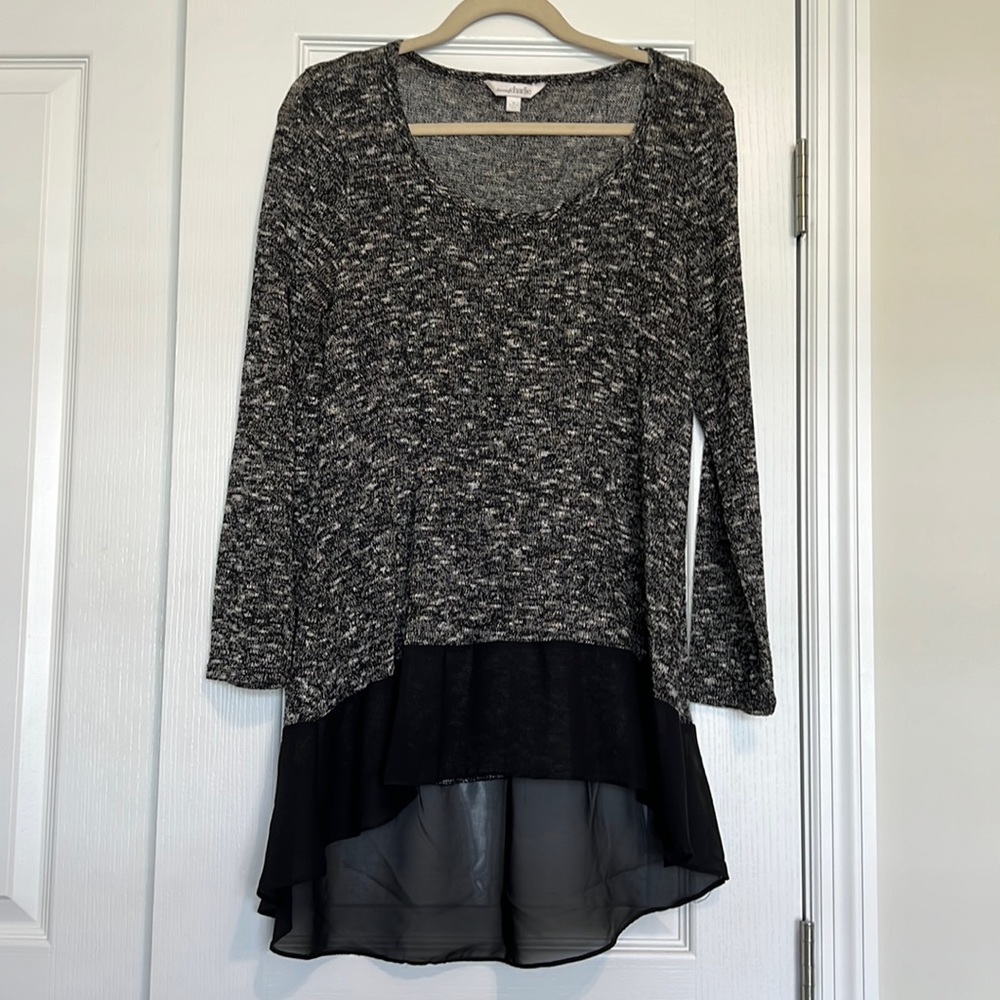 Heather black long sleeve thin sweater, size medium, GUC